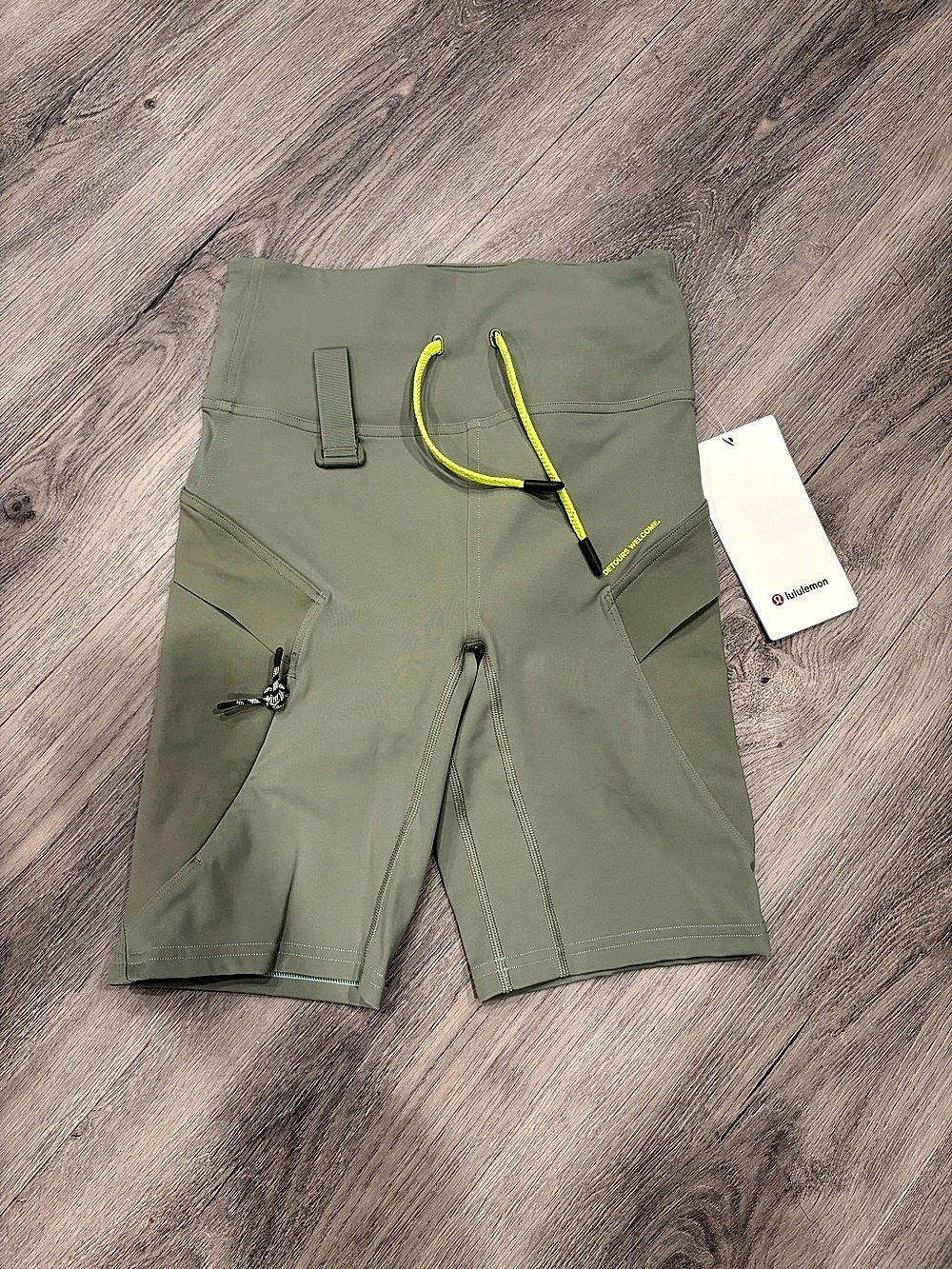 Lululemon Green Shorts Size 4 NWT